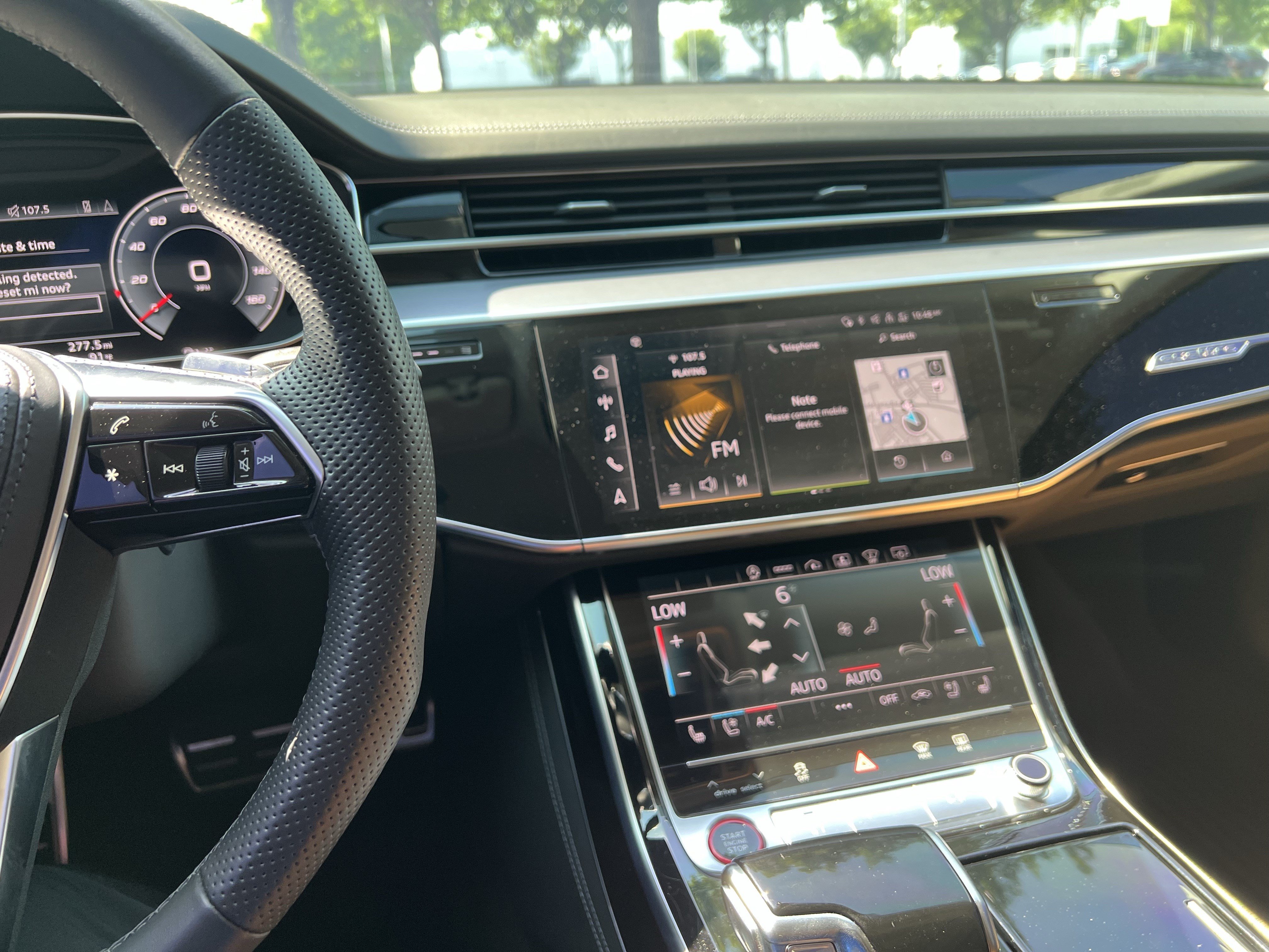 Used 2022 Audi S8 w/ S8 Comfort Plus Package AWD/4WD image 32