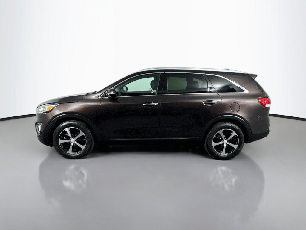 Used 2016 Kia Sorento EX FWD image 2