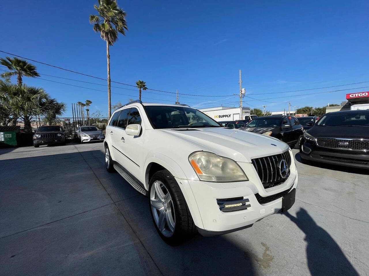 Used 2010 Mercedes-Benz GL 550 4MATIC image 6