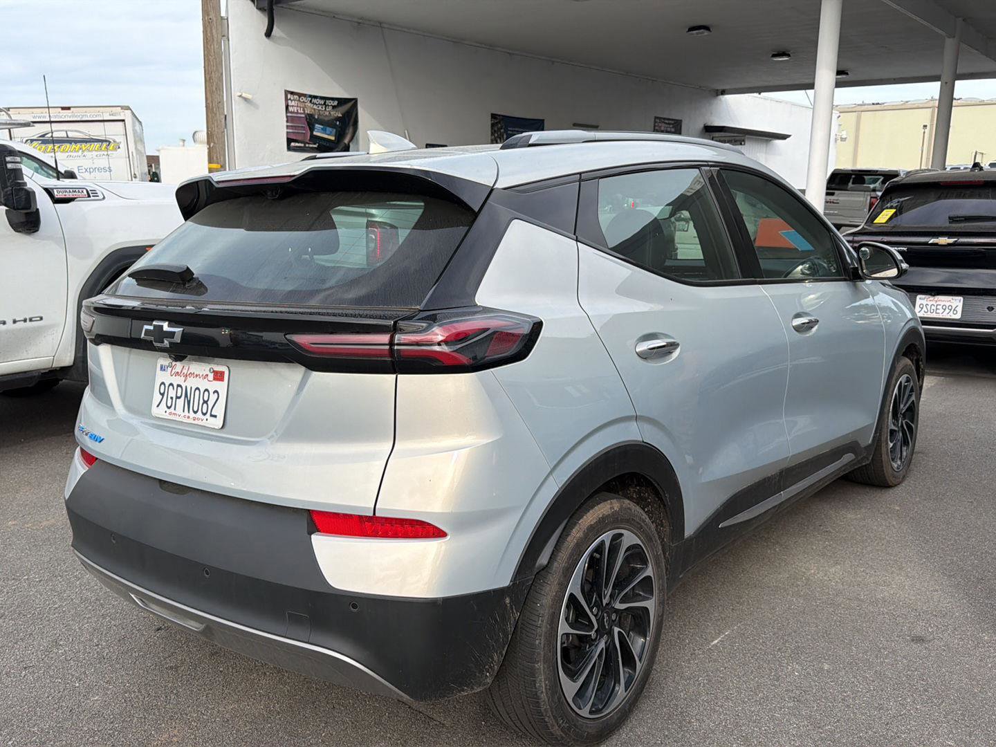 Used 2023 Chevrolet Bolt EUV Premier w/ Sun & Sound Package image 6