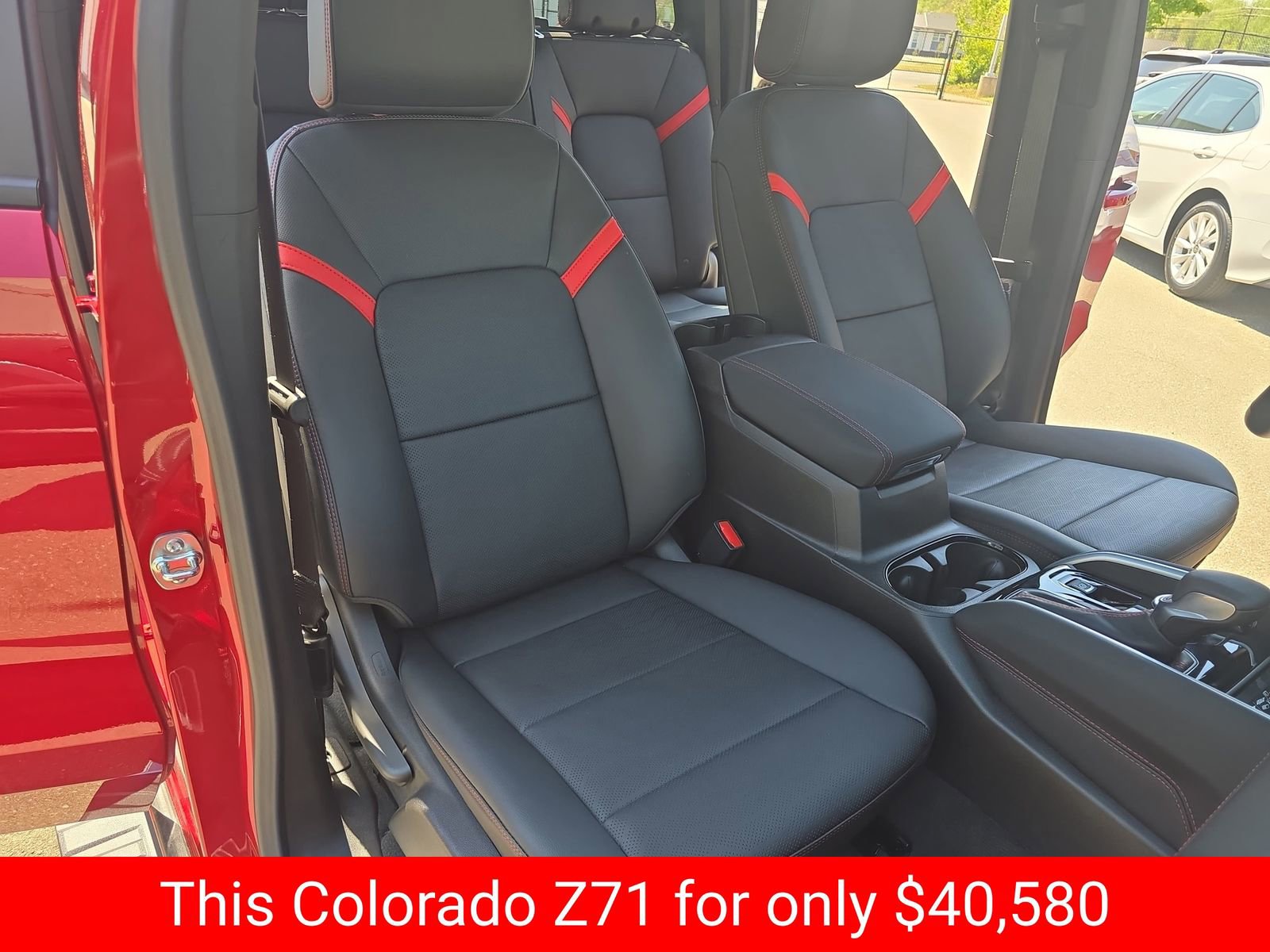 Used 2025 Chevrolet Colorado Z71 w/ Z71 Convenience Package 2 AWD/4WD image 17