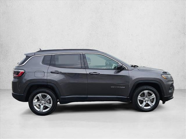 Used 2024 Jeep Compass Latitude AWD/4WD image 4