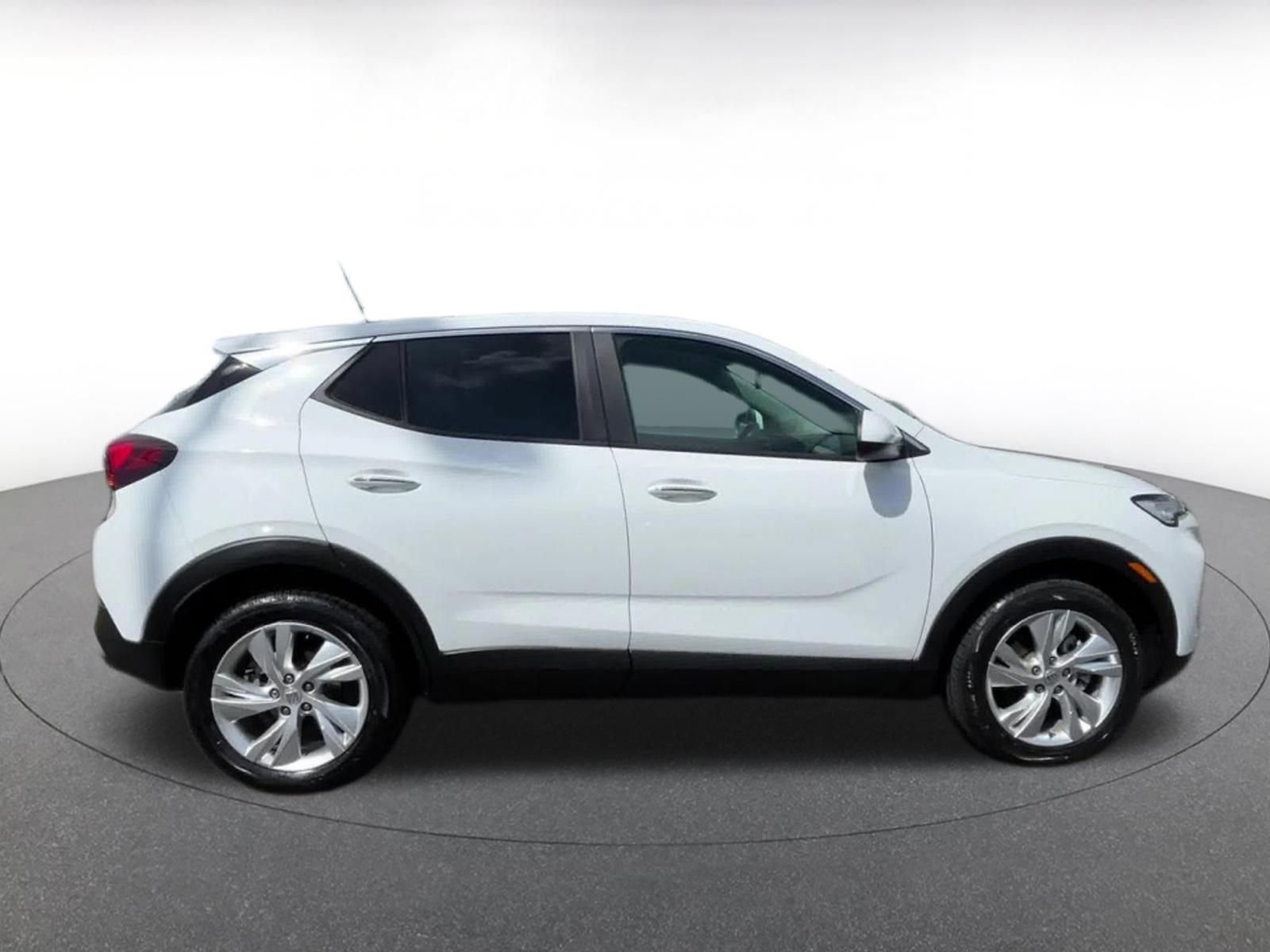 Used 2025 Buick Encore GX Preferred AWD/4WD image 16