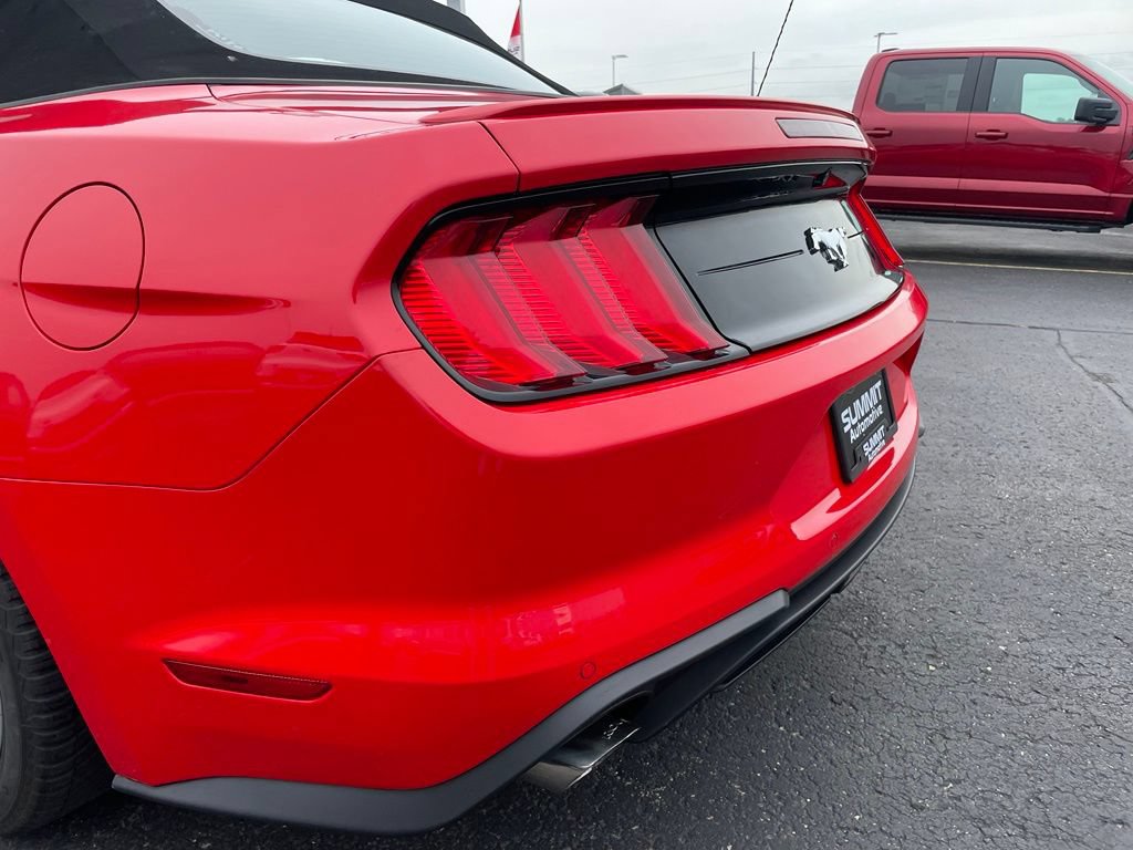 Used 2018 Ford Mustang Premium RWD image 30