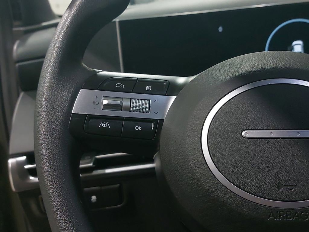 Certified 2025 Hyundai Santa Cruz SEL image 17