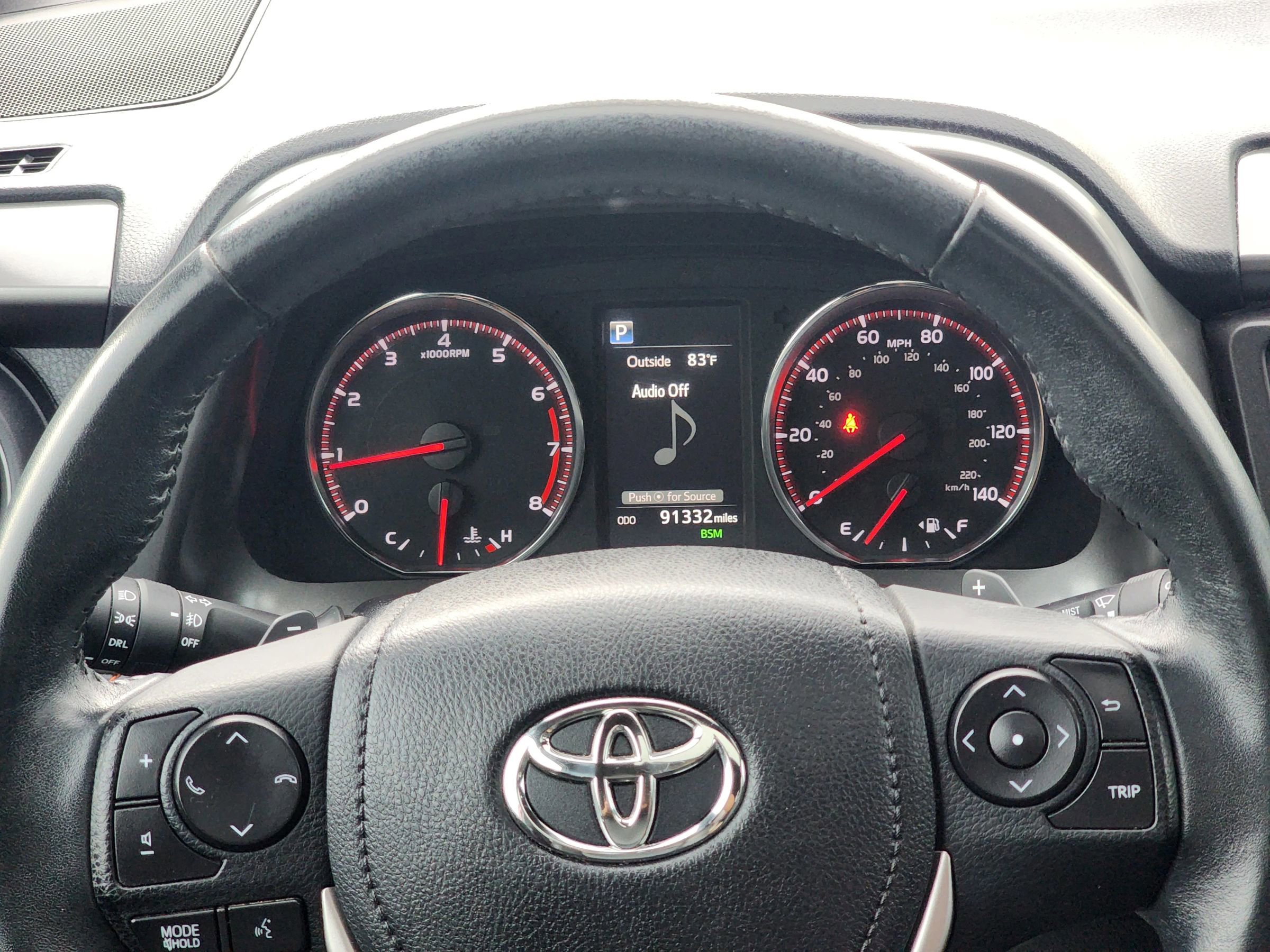 Used 2016 Toyota RAV4 SE image 12