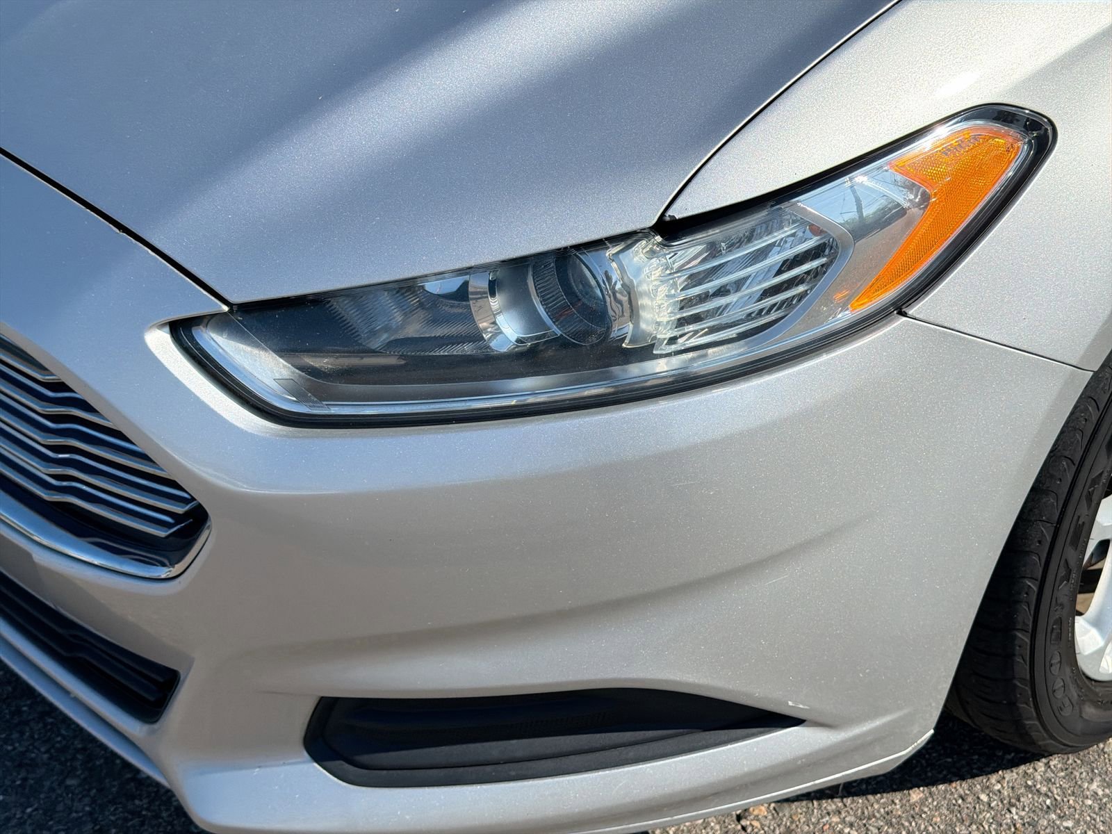 Used 2016 Ford Fusion SE FWD image 12
