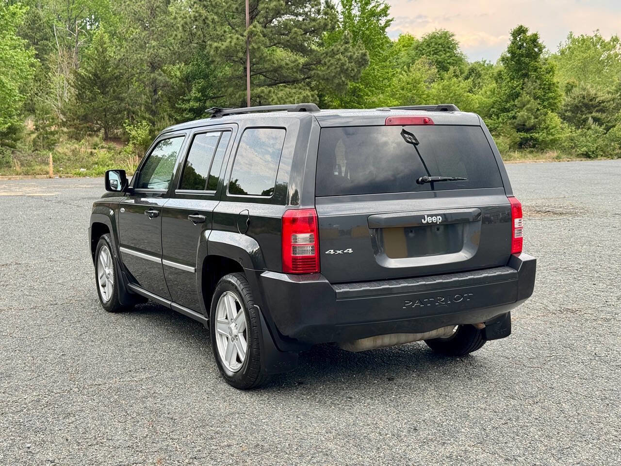 Used 2010 Jeep Patriot Latitude AWD/4WD image 4