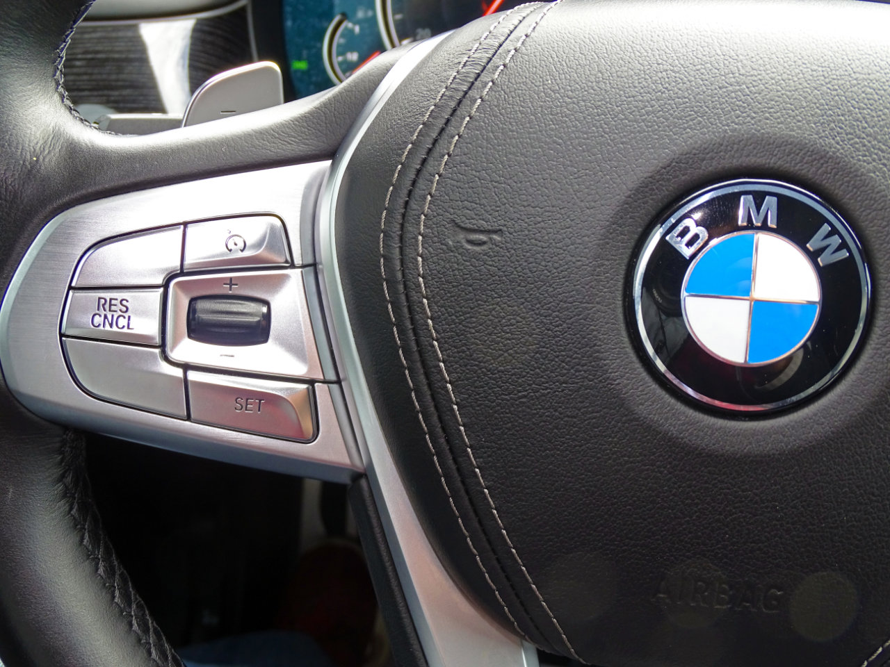 Used 2018 BMW 750i image 41
