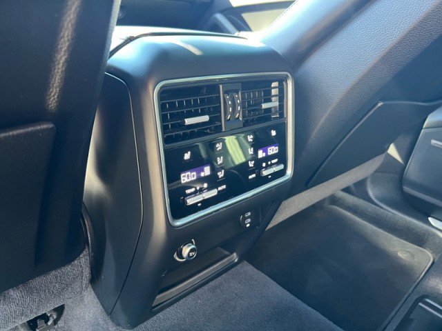 Used 2023 Porsche Cayenne image 32