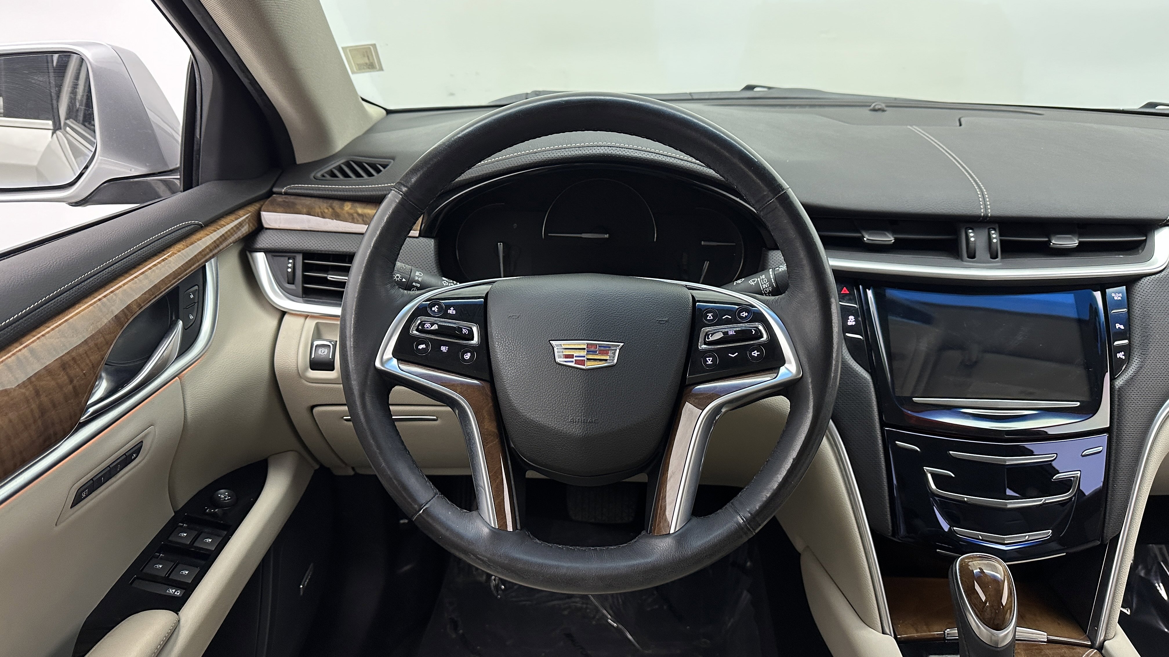 Used 2019 Cadillac XTS Luxury image 22