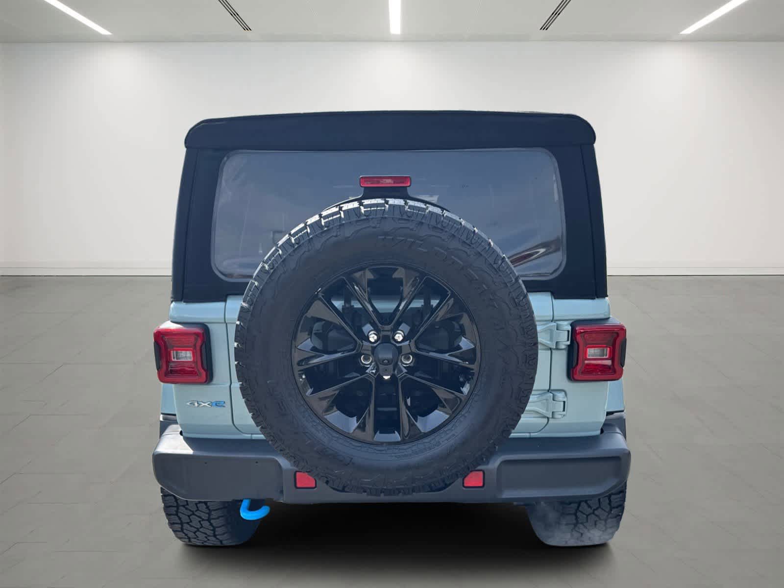 Used 2024 Jeep Wrangler Unlimited Sahara w/ Technology Group AWD/4WD image 5