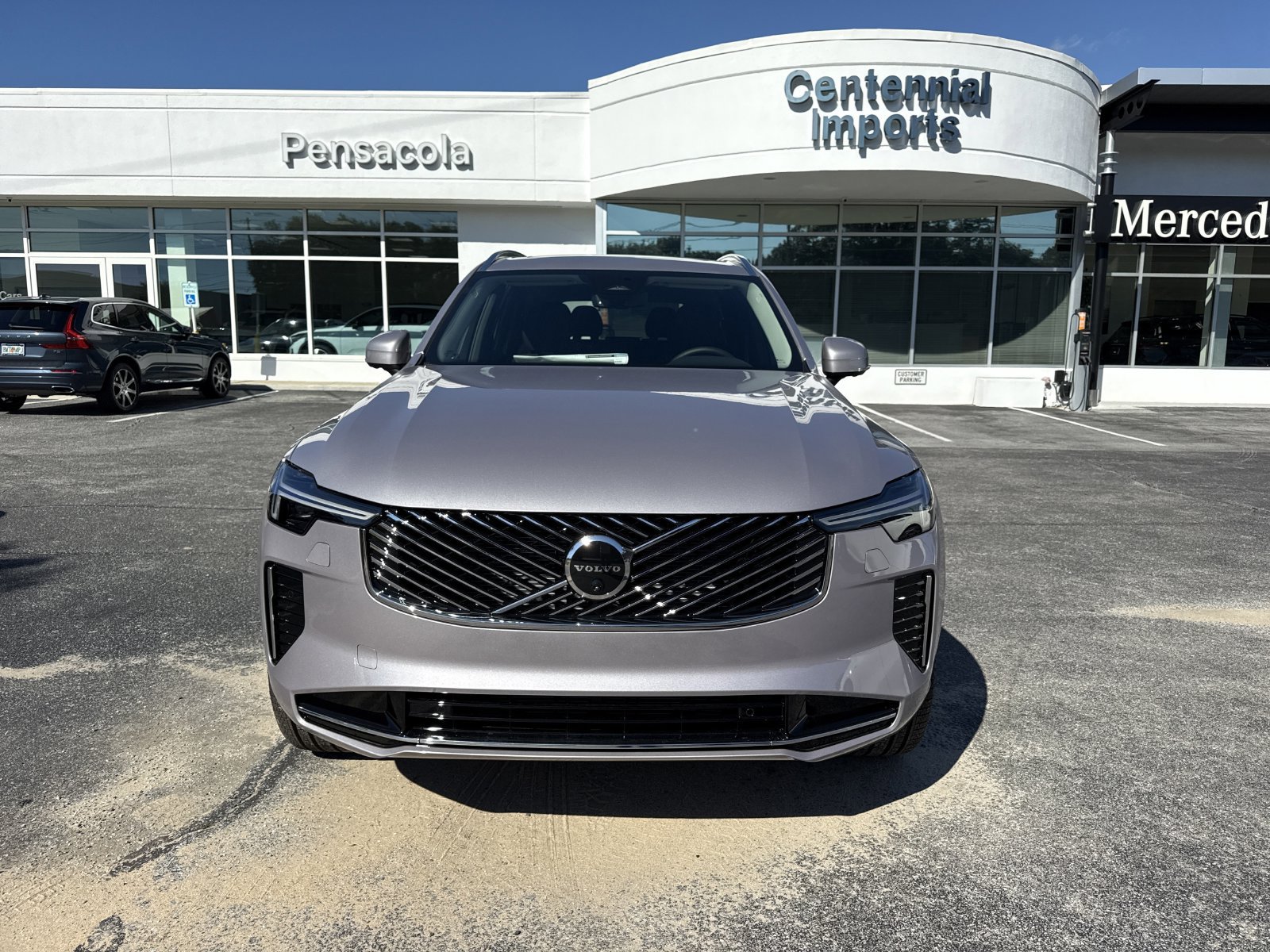 New 2026 Volvo XC90 B5 Plus w/ Protection Package Premier AWD/4WD image 8