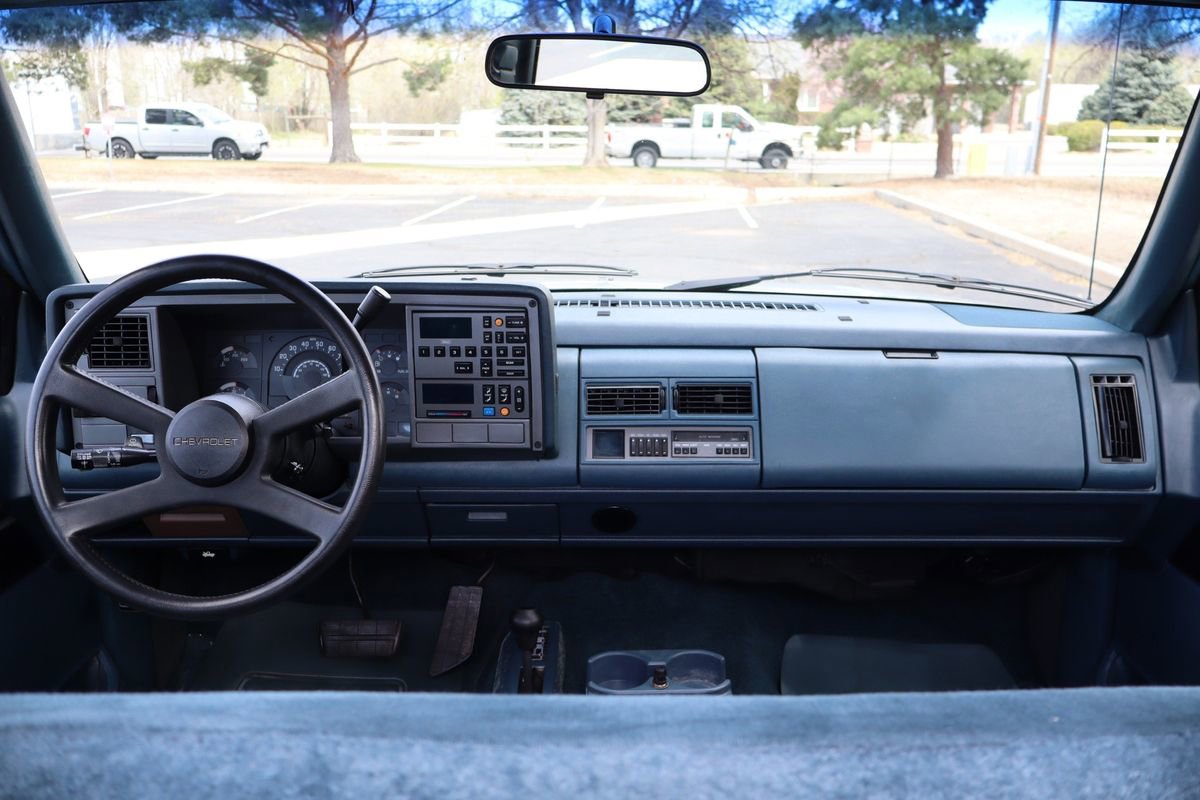Used 1989 Chevrolet Silverado 2500 4x4 Regular Cab image 16
