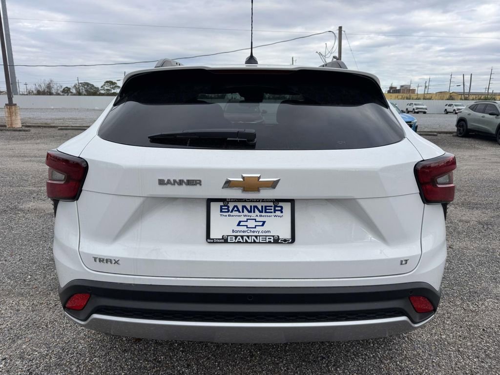 New 2026 Chevrolet Trax LT w/ Sunroof Package image 6