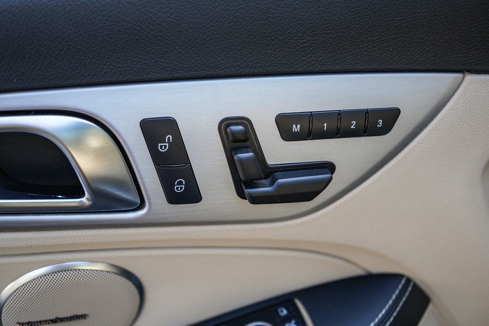Used 2013 Mercedes-Benz SLK 250 image 19
