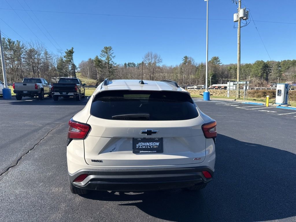 New 2026 Chevrolet Trax RS w/ Sunroof Package image 6