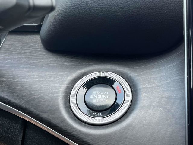 Used 2024 Jeep Grand Cherokee L Limited w/ Luxury Tech Group II AWD/4WD image 36