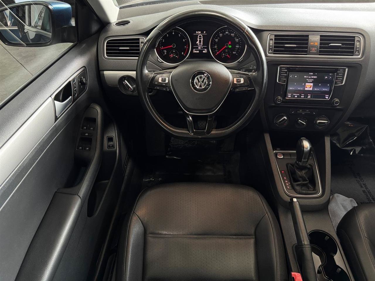 Used 2017 Volkswagen Jetta SE FWD image 5