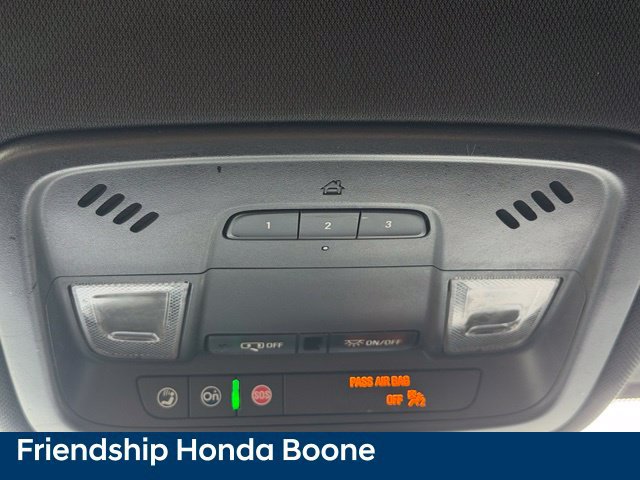 Used 2023 Chevrolet Traverse Premier FWD image 30