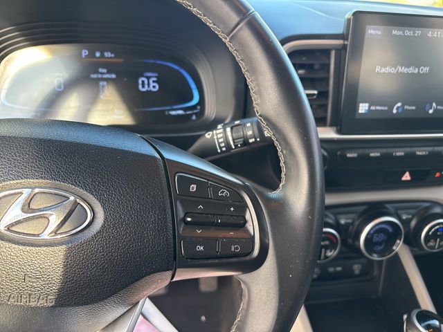 Used 2024 Hyundai Venue SEL image 16
