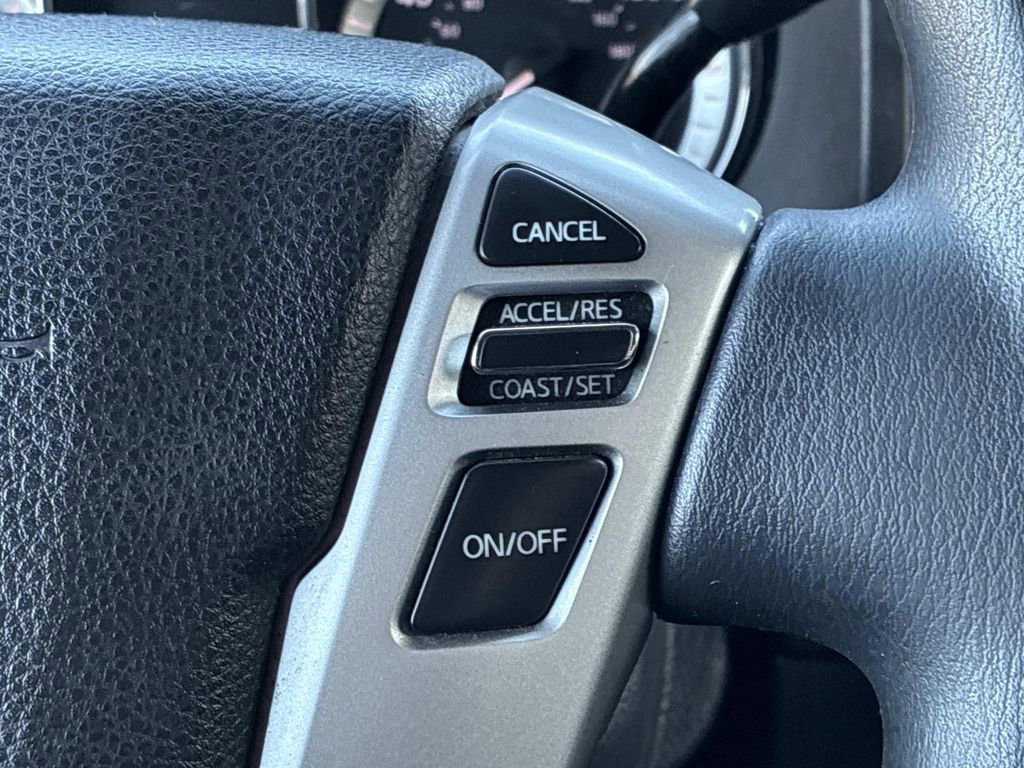 Used 2019 Nissan Titan SV image 26