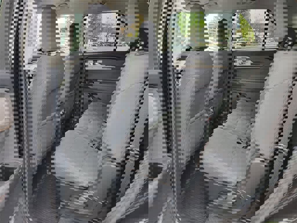 Used 2025 Ford Explorer Active image 12