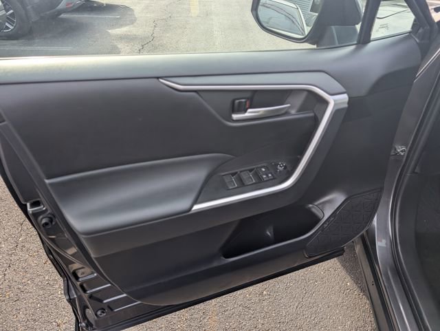 Used 2023 Toyota RAV4 XLE w/ Convenience Package image 14