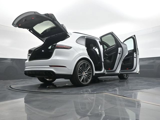 Certified 2021 Porsche Cayenne Turbo AWD/4WD image 27
