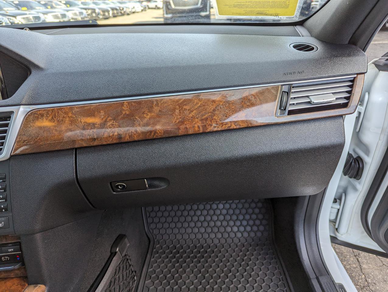 Used 2013 Mercedes-Benz E 350 4MATIC Sedan image 34