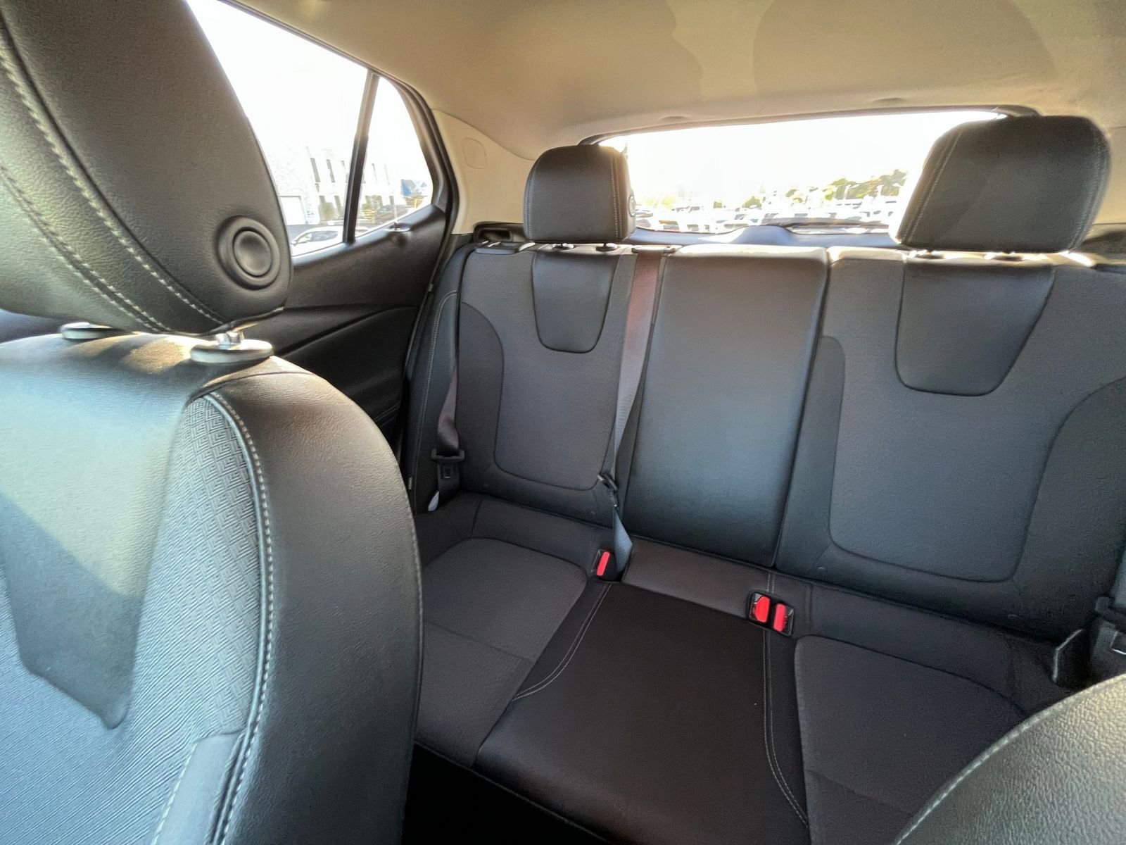 Used 2025 Buick Encore GX Preferred image 37