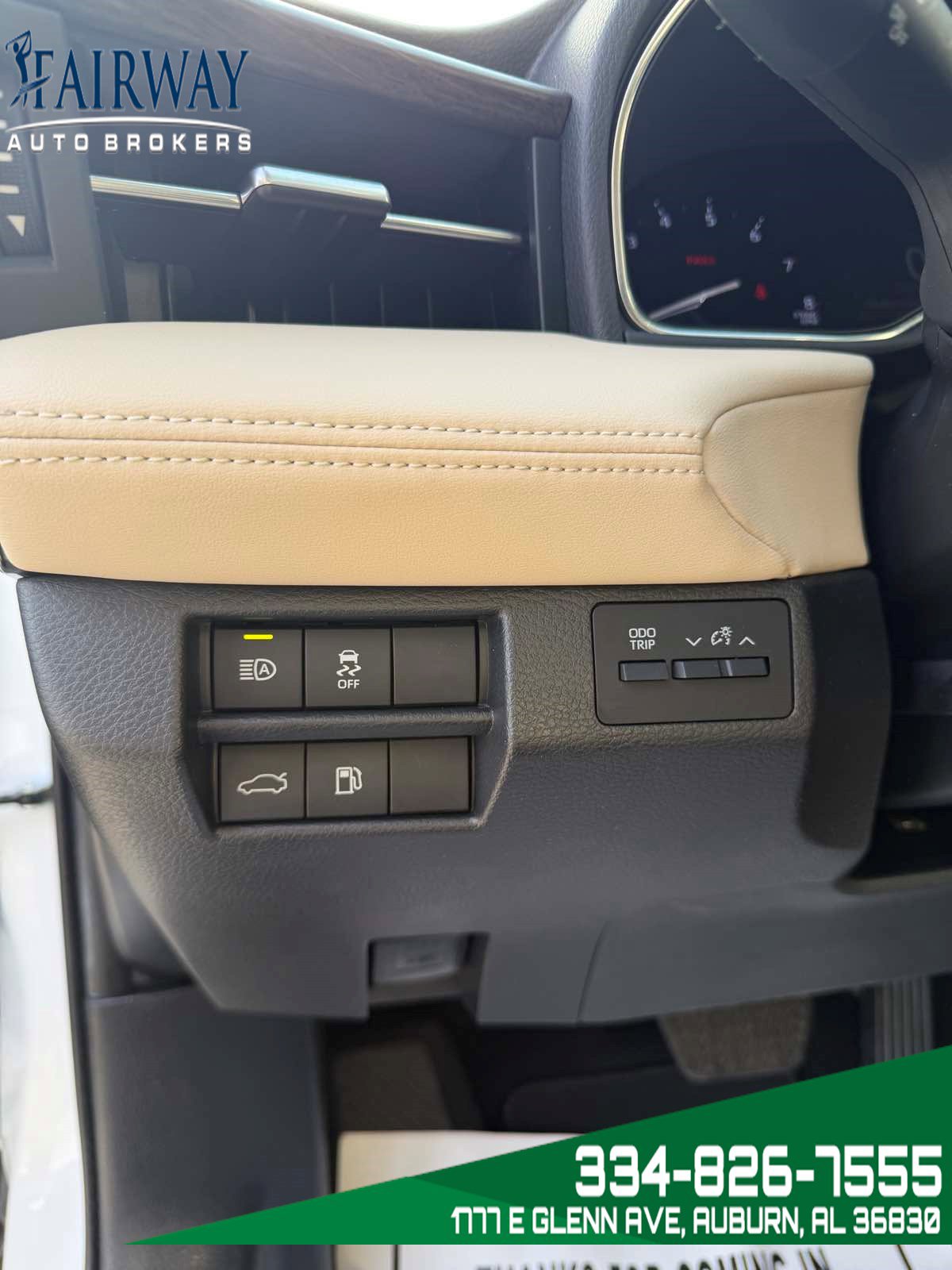 Used 2022 Toyota Avalon XLE image 10