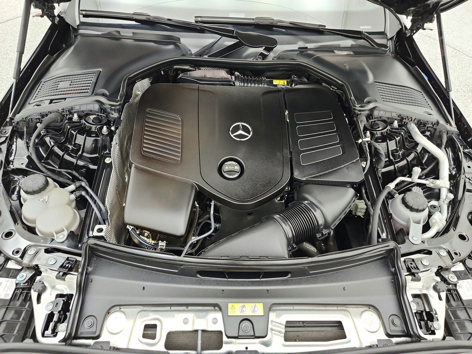 Used 2024 Mercedes-Benz C 300 Sedan image 17