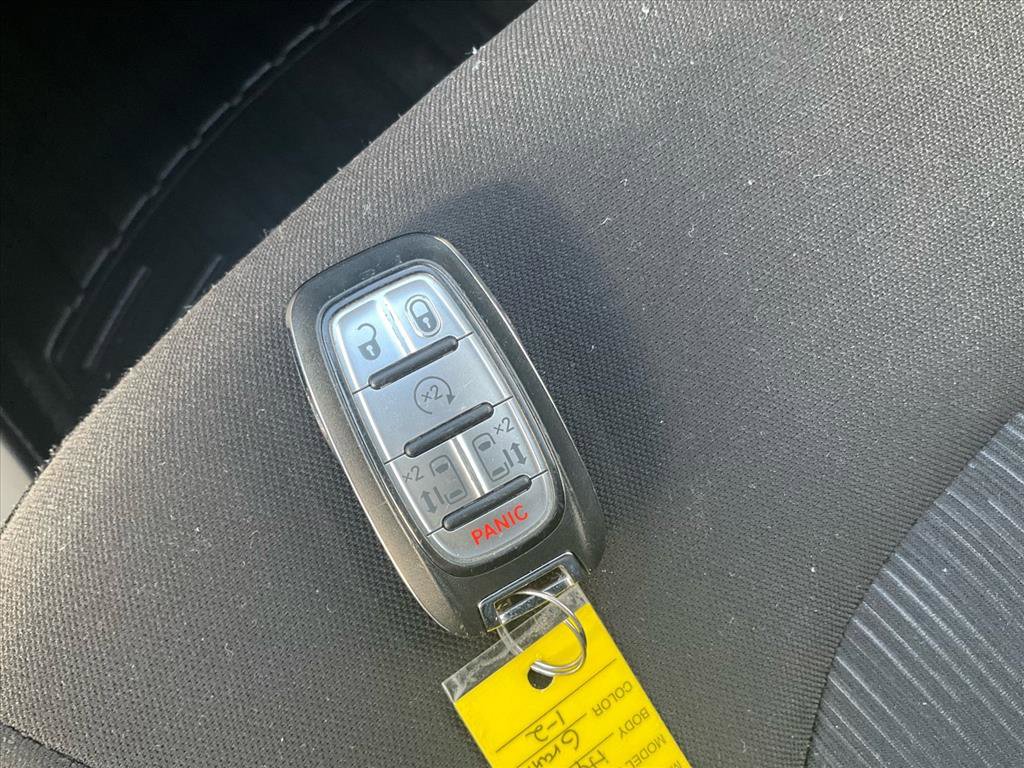 Used 2020 Chrysler Pacifica Touring w/ Cold Weather Group image 27