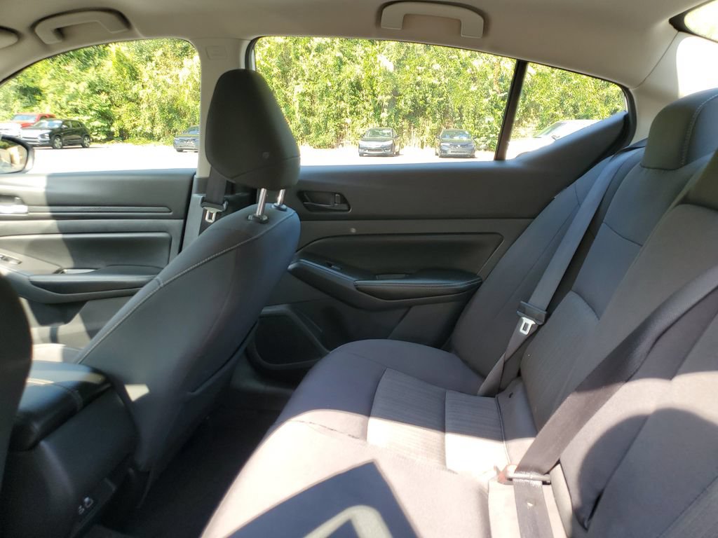 Used 2025 Nissan Altima 2.5 SV AWD/4WD image 12