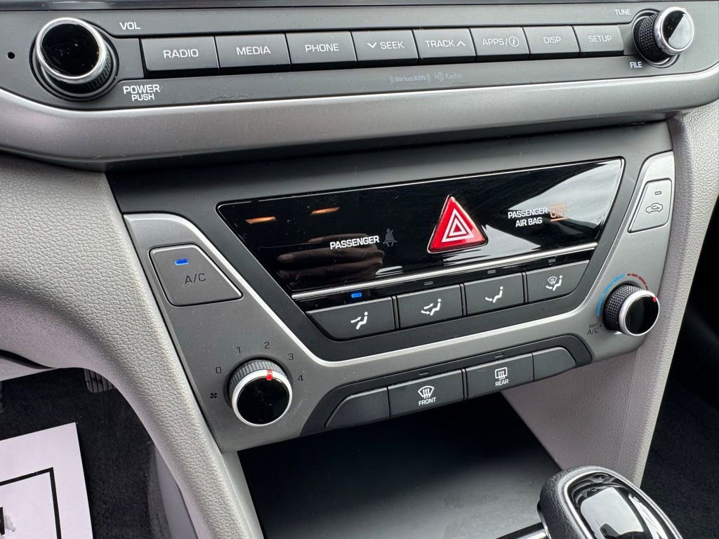 Used 2017 Hyundai Elantra SE FWD image 25