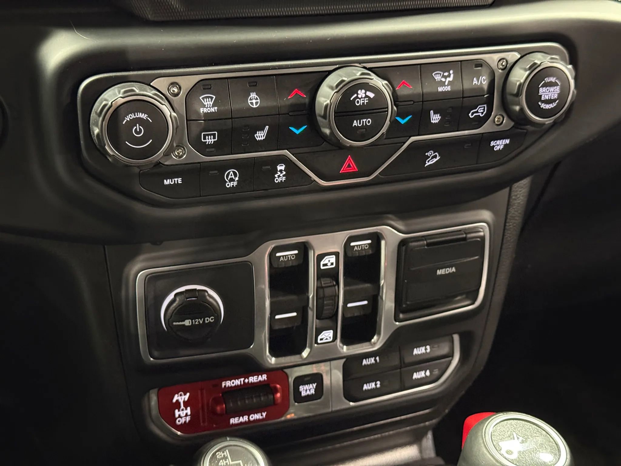 Used 2018 Jeep Wrangler Unlimited Rubicon w/ Dual Top Group image 37