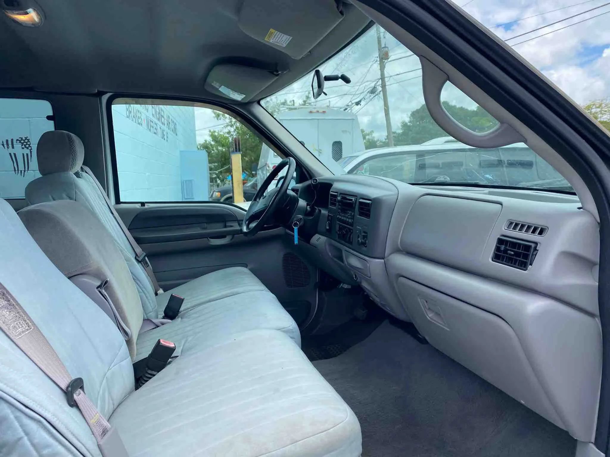 Used 2001 Ford F250 XL image 9