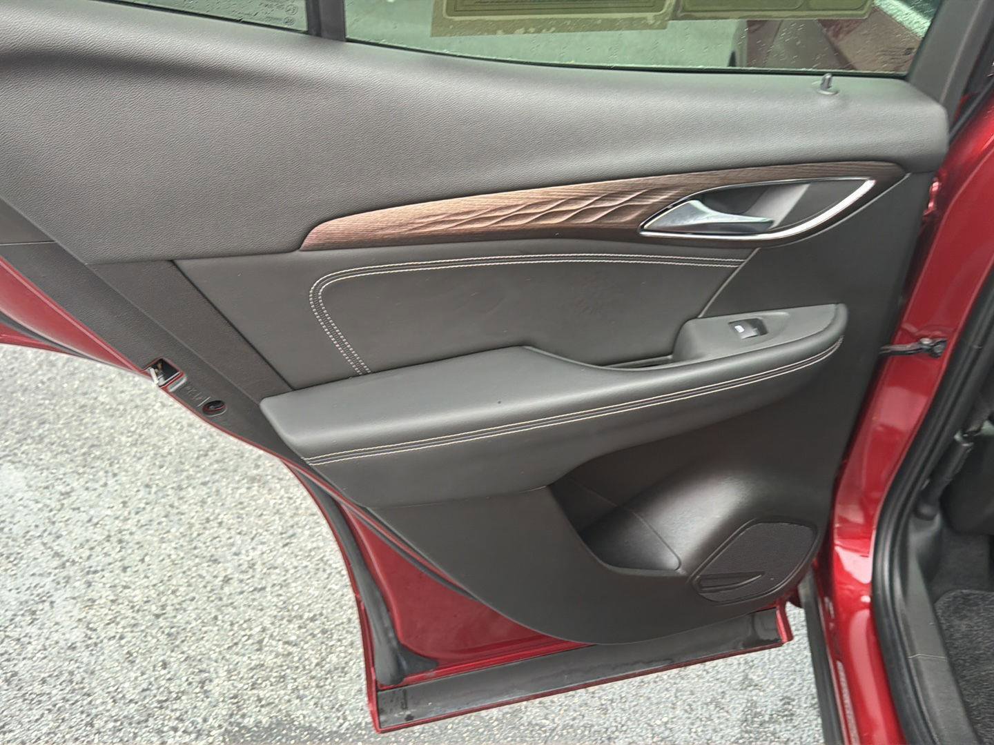 Used 2023 Buick Envision Avenir FWD image 17