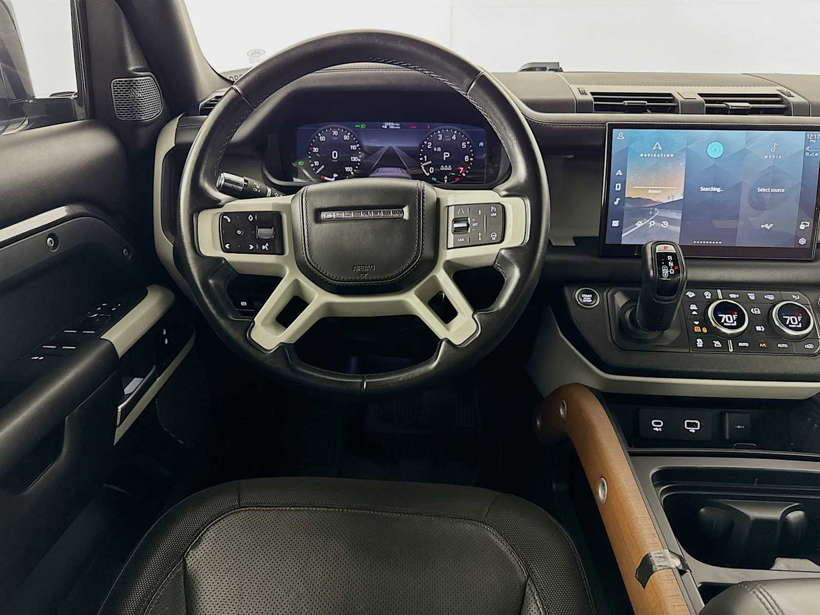 Certified 2022 Land Rover Defender 110 X-Dynamic HSE image 21