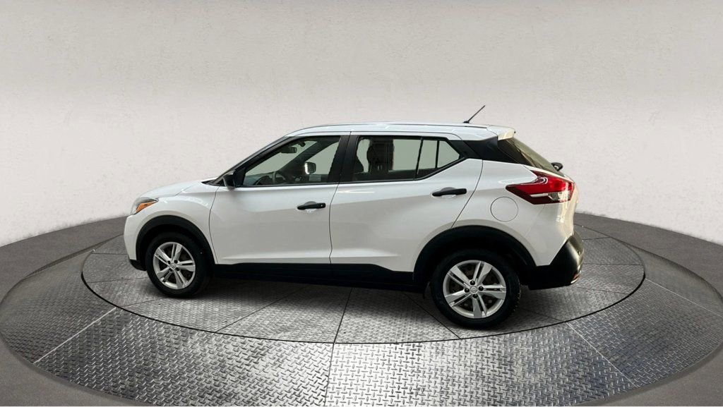 Used 2020 Nissan Kicks S image 4