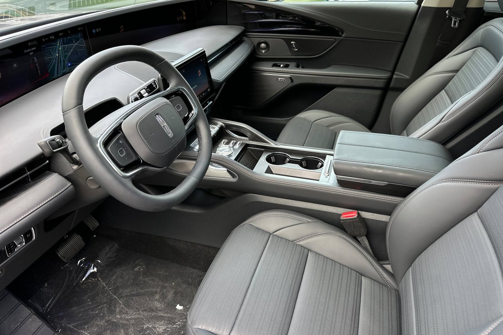 New 2026 Lincoln Nautilus Reserve w/ Jet Appearance Package AWD/4WD image 9