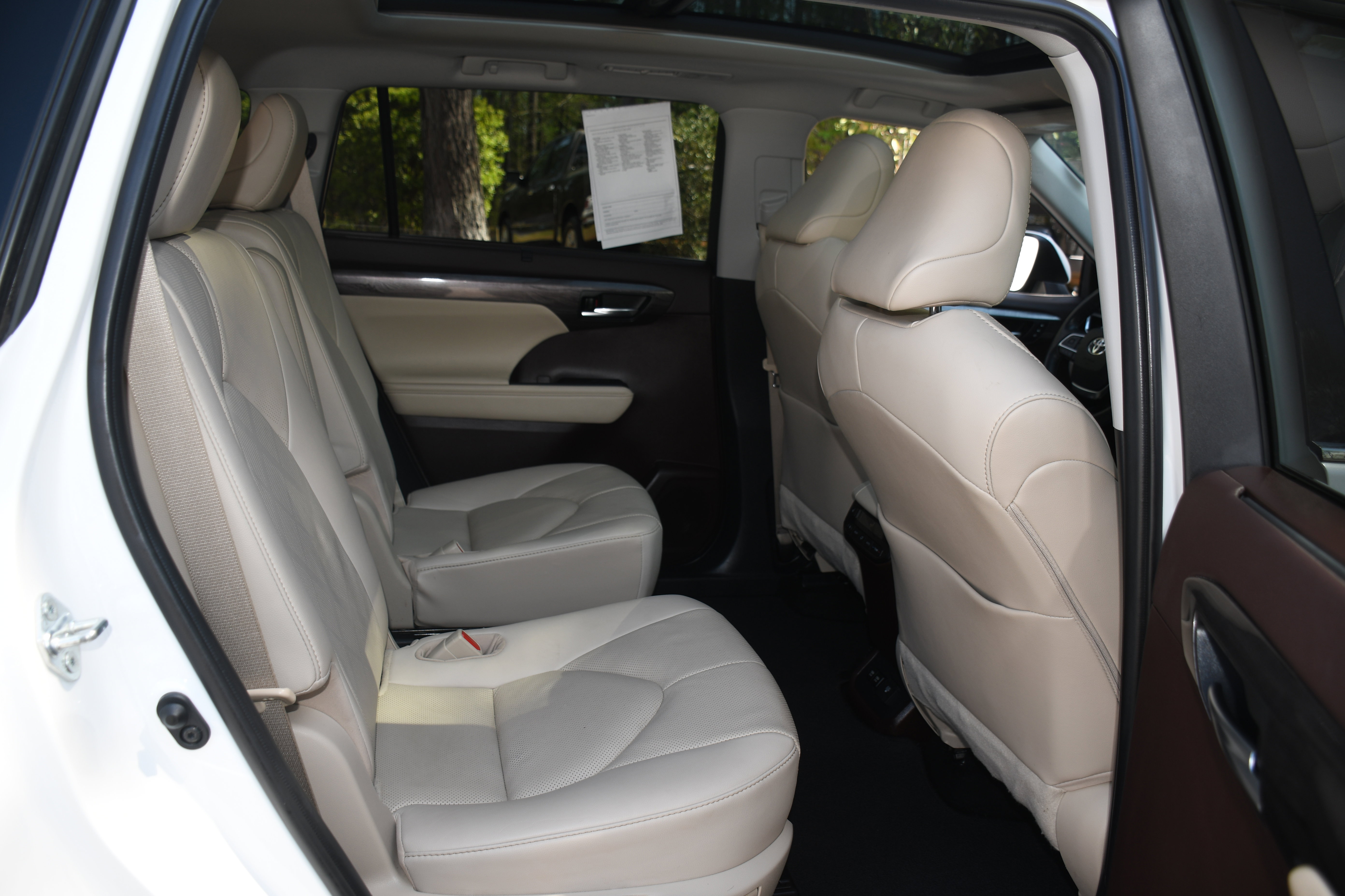 Used 2021 Toyota Highlander Platinum image 21