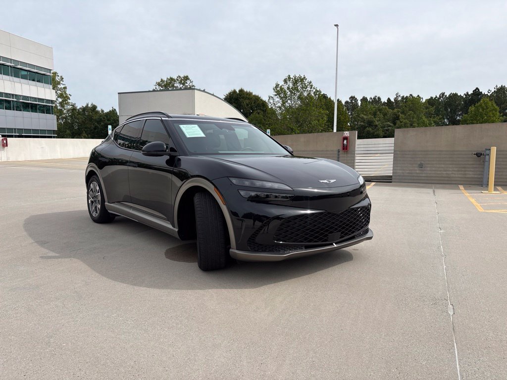 Used 2024 Genesis GV60 RWD image 4
