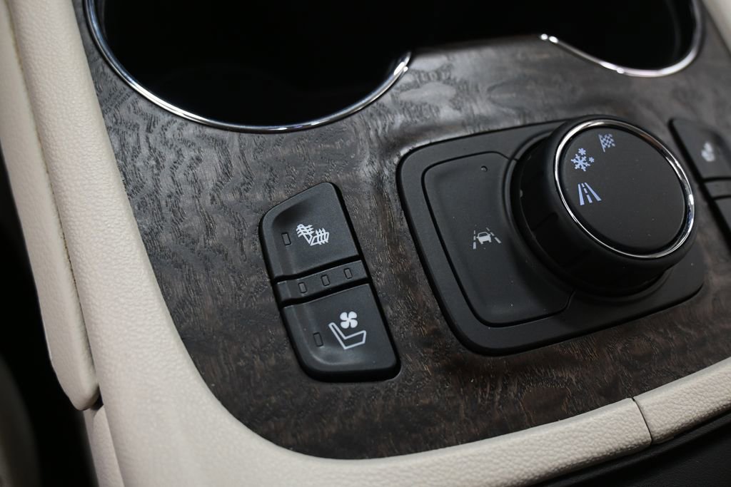 Used 2023 GMC Acadia Denali w/ Denali Technology Package image 20