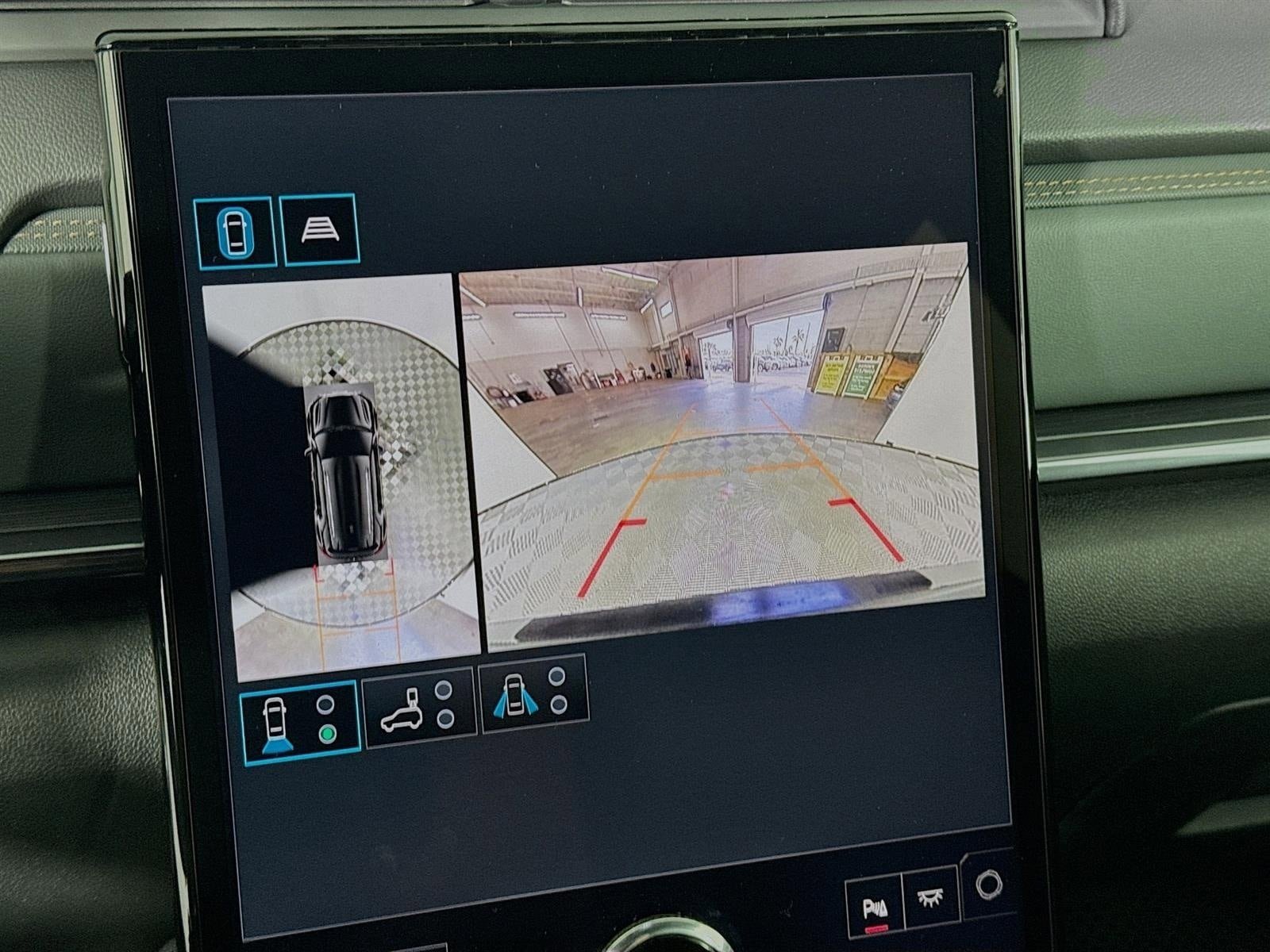 New 2026 GMC Terrain AT4 w/ Technology Package II AWD/4WD image 17