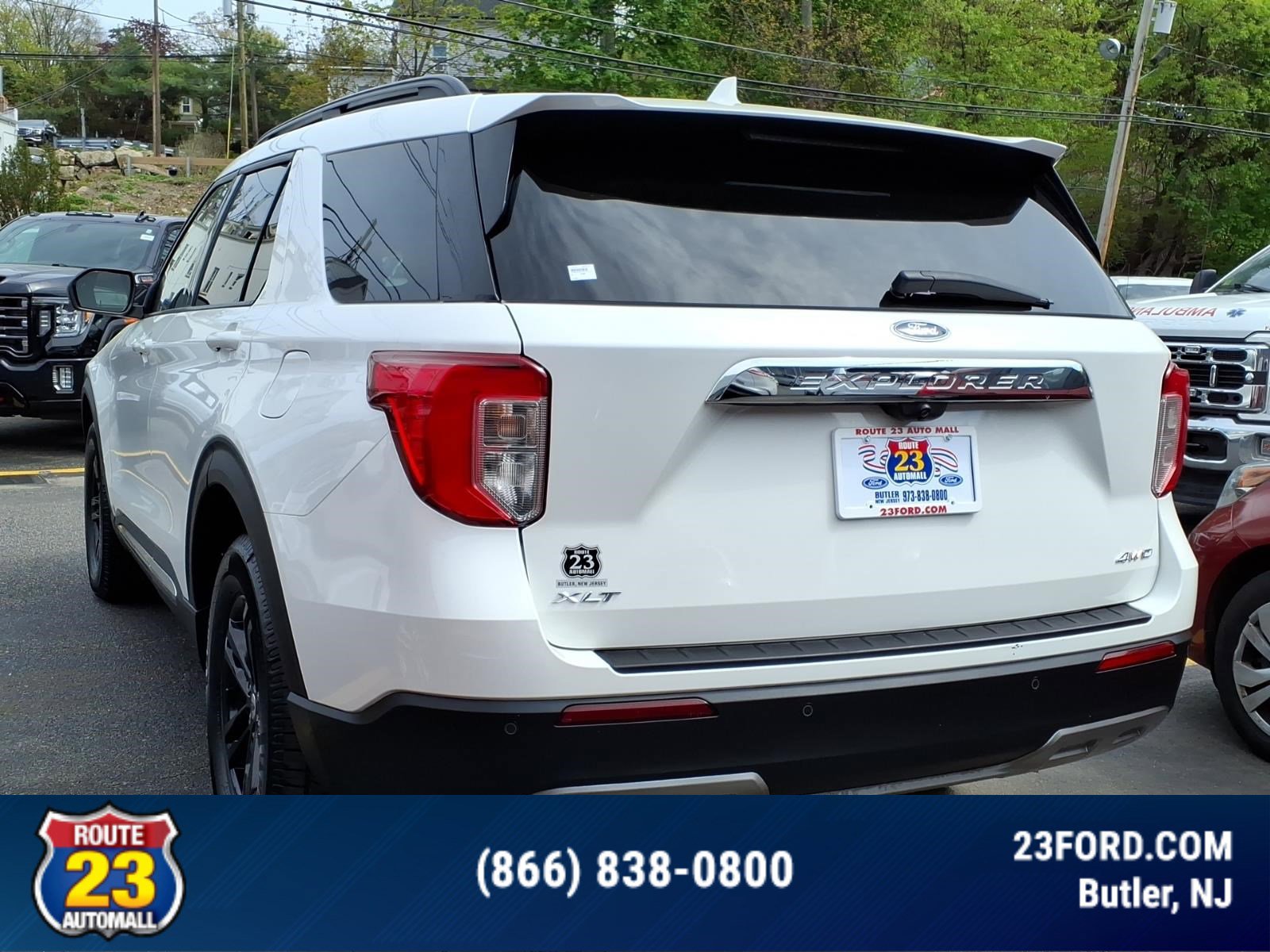 Certified 2022 Ford Explorer XLT w/ Equipment Group 202A AWD/4WD image 6