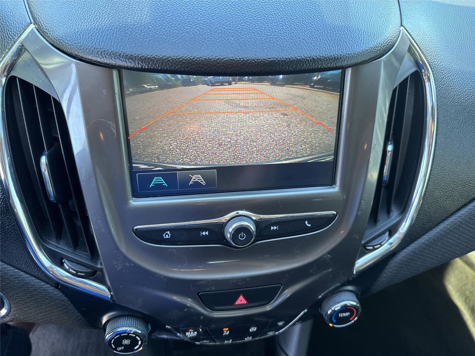 Used 2017 Chevrolet Cruze LT w/ Convenience Package FWD image 25