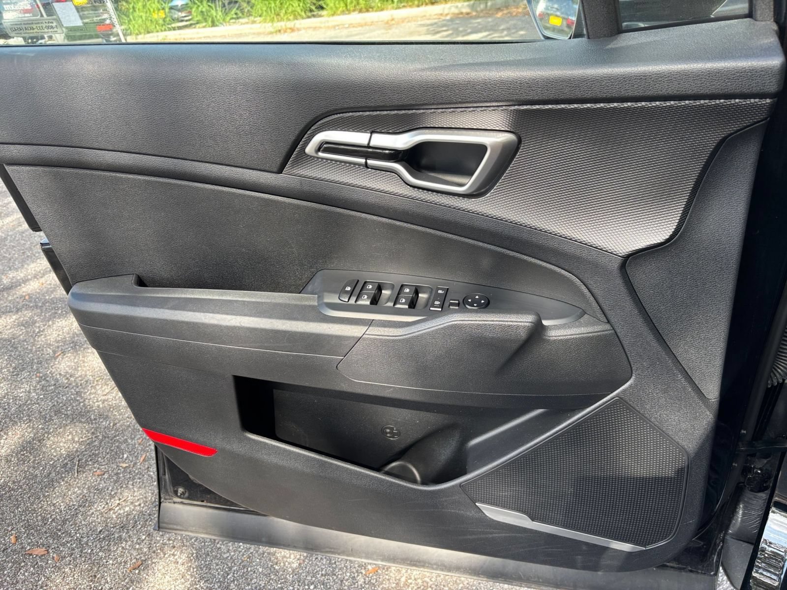 Used 2025 Kia Sportage LX FWD image 18