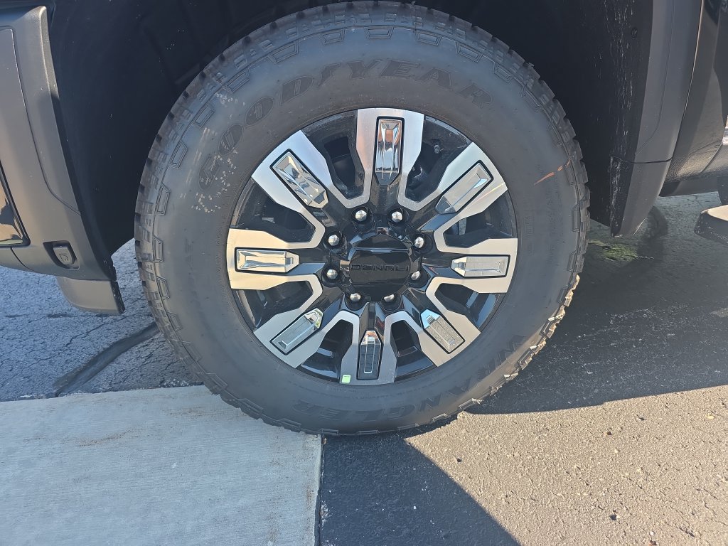 New 2026 GMC Sierra 2500 Denali w/ Denali Reserve Package AWD/4WD image 29